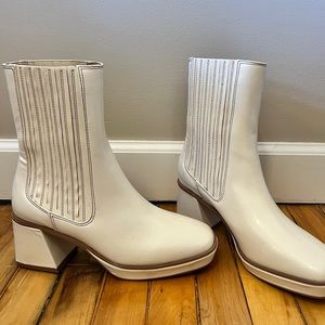 UO White Ava Boot (brand new)